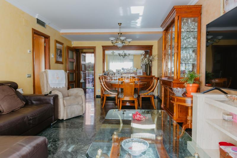 Foto 548f5969-9d4b-4573-b86f-bcb1c3ab875d. Maison avec chauffage parking dans Singuerlín Santa Coloma de Gramenet