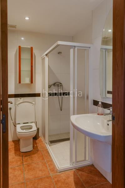 Foto 80a3ee64-6c11-4fa9-baa3-71e85aa18727. Maison avec chauffage parking dans Singuerlín Santa Coloma de Gramenet