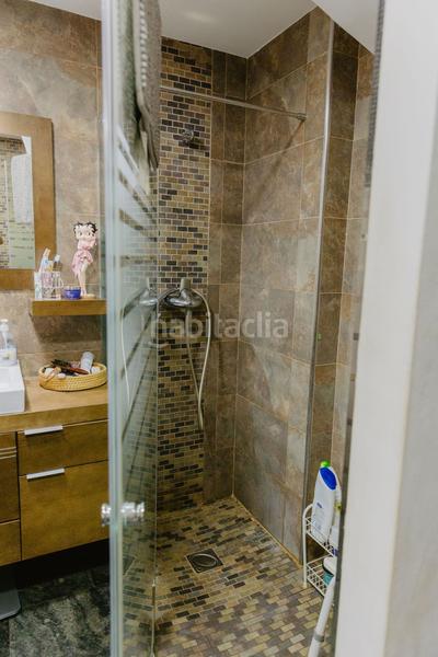 Foto 8b15e5ad-6f93-4a0b-9e25-fa7e18ed3479. Maison avec chauffage parking dans Singuerlín Santa Coloma de Gramenet