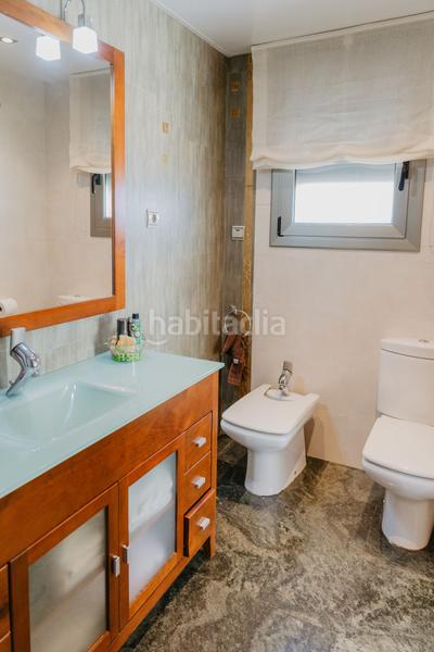 Foto 970e85f7-5d84-49db-96f9-fce8ef92193e. Maison avec chauffage parking dans Singuerlín Santa Coloma de Gramenet