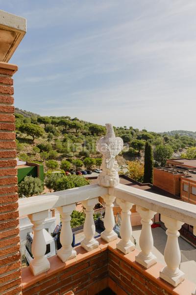 Foto 9a4e0c45-195d-42f5-9be3-32928f1305fc. Maison avec chauffage parking dans Singuerlín Santa Coloma de Gramenet