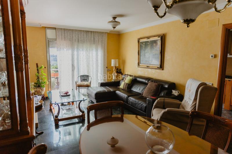 Foto ae2147bd-cdcd-4a77-874f-a3d0296d55a6. Maison avec chauffage parking dans Singuerlín Santa Coloma de Gramenet