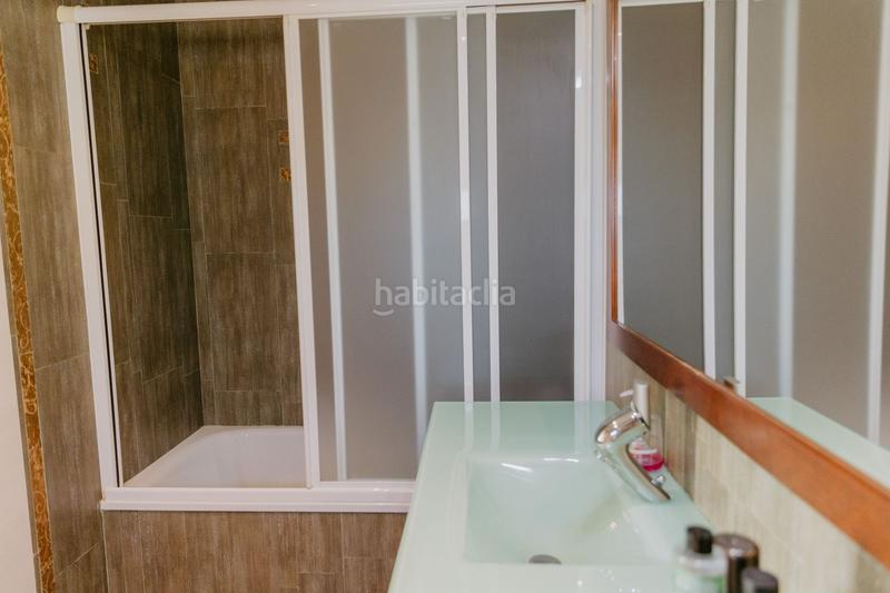 Foto b2dd89bc-e60e-437c-a93f-2de6cc087a6a. Maison avec chauffage parking dans Singuerlín Santa Coloma de Gramenet