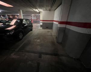 Location Parking voiture  Passeig de llorenç serra. Plaza de aparcamiento para dos o tres motos en santa coloma de g