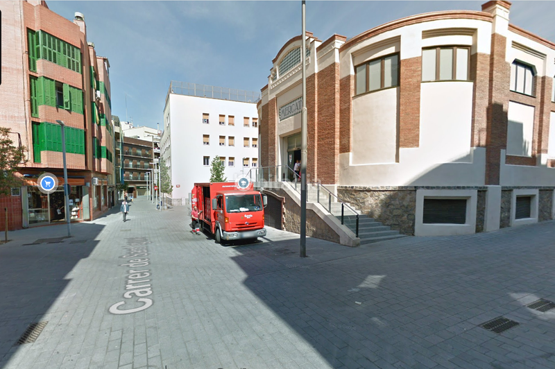 Foto c161801d-05b9-43ea-863a-27e461b2a14d. Aparcament cotxe a Centre Santa Coloma de Gramenet