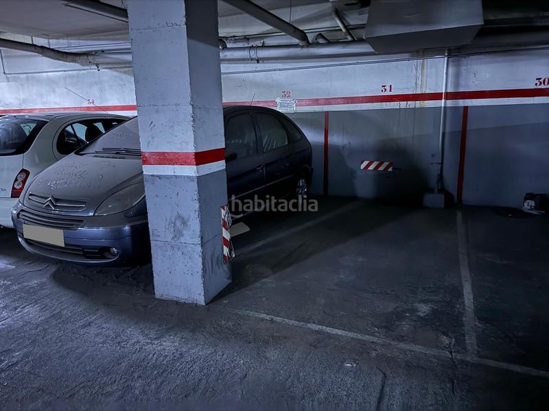 Foto e879eb8e-ed10-4f06-b5f9-82b27d2b5cfd. Aparcament cotxe a Centre Santa Coloma de Gramenet