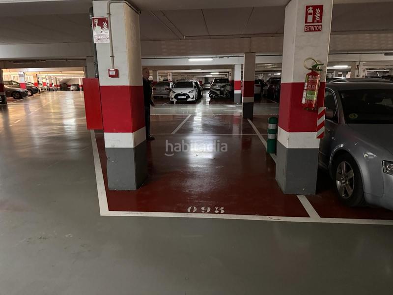 Foto 104c1a19-8de5-42ce-b768-fc6afdd6fc98. Autoparkplatz in Sistrells Badalona