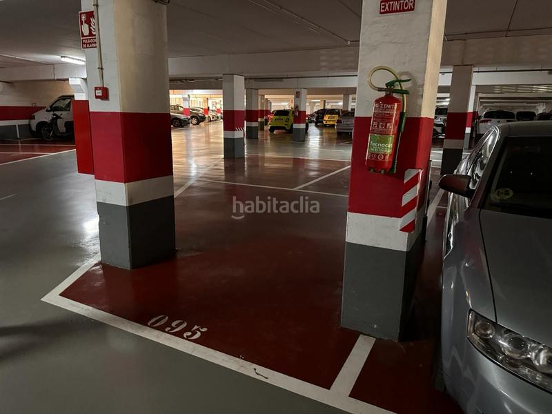 Foto 36d1af4b-89d4-4149-bfa4-b707a5f8102c. Autoparkplatz in Sistrells Badalona