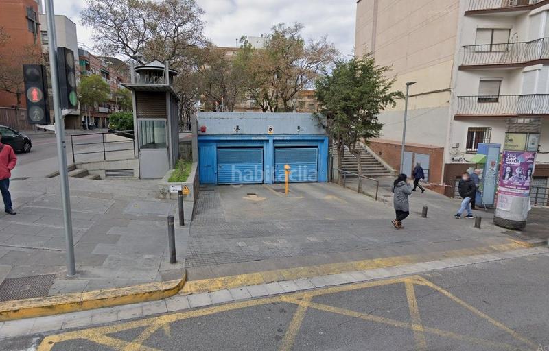 Foto 8632a329-2f49-4755-970f-f4ff20fbd178. Parking voiture dans Santa Rosa Santa Coloma de Gramenet