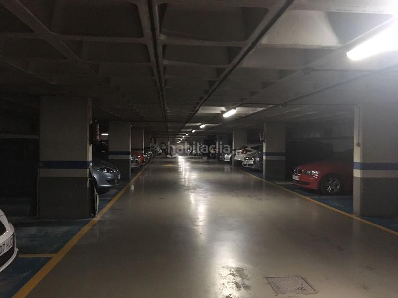 Foto baeb7730-b512-4b98-953b-b8b0c9ed1ff7. Parking voiture dans Santa Rosa Santa Coloma de Gramenet