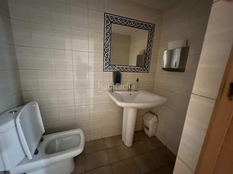 Foto 1d4512b0-cbce-4de4-8ec0-6b5010409ef9. Local comercial a Singuerlín Santa Coloma de Gramenet