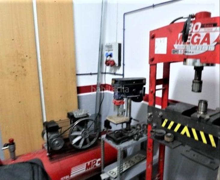 Foto 44538c68-fb42-4bfa-8480-f0c36c9ab3cb. Transfer business premise in Riu Sud Santa Coloma de Gramenet