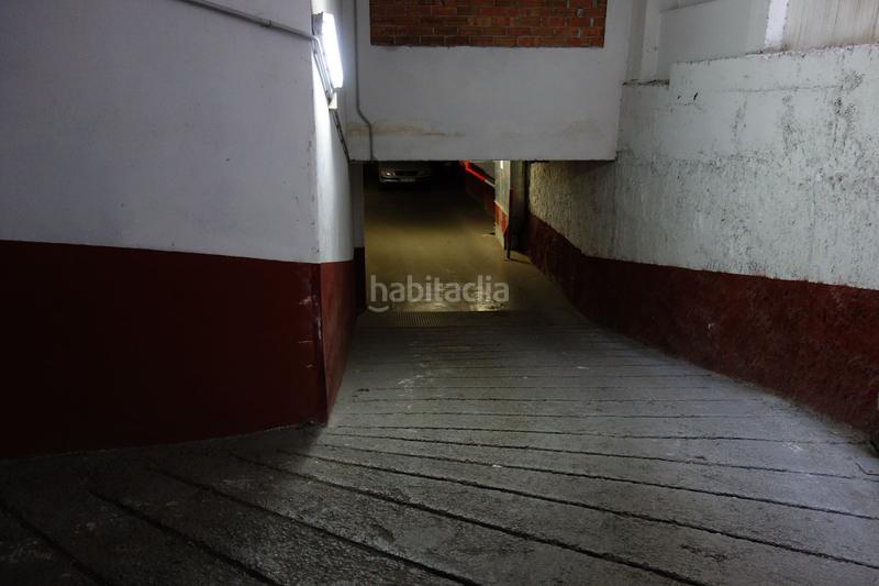 Foto 8748ad92-1be0-4a92-850f-e3e32836bd2d. Autoparkplatz in Riu Sud Santa Coloma de Gramenet