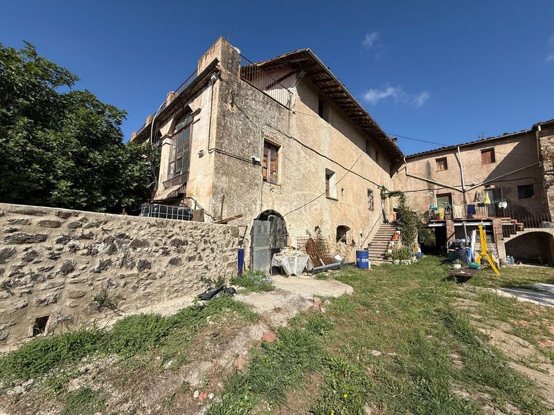 Foto 1db21203-3cb0-4651-8142-b2676dbca0c6. Casa masía en venta girona 2.000 m 96.000 m de terreno proyecto de rehabilitación en Olot