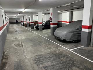 Alquiler Parking coche  Autonomia. Plaza de aparcamiento para coche mediano en calle autonomia de b