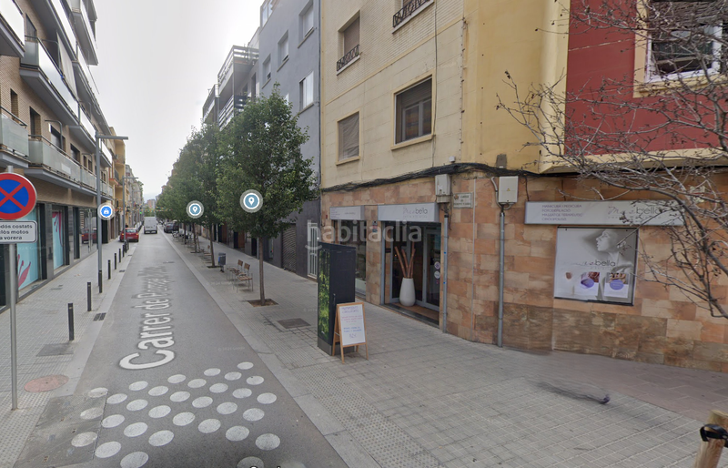 Foto 8eeb58c5-e10c-47bb-aaee-63d88a17d512. Alquiler local comercial  en zona centro excelente ubicación en Santa Coloma de Gramenet