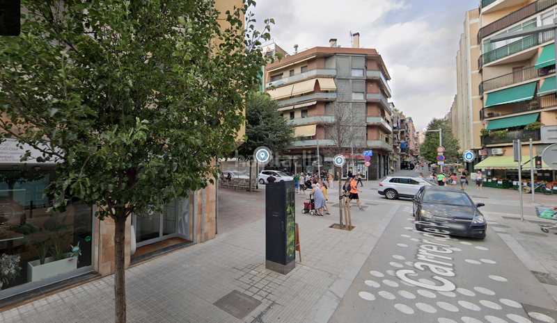 Foto ab50a171-370e-433a-b3da-933ac0ae114a. Alquiler local comercial  en zona centro excelente ubicación en Santa Coloma de Gramenet