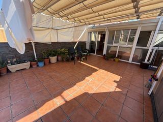 Pis  Ramon berenguer. Ático en venta en singuerlín, santa coloma de gramenet con terra