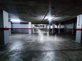 Autoparkplatz in Ciutat Esportiva. Plaza de parkin en altabix nuevo