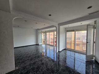 Piso  Calle poeta miquel hernández. Luminoso apartamento en el corazón de la ciudad