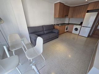 Rent Flat in Plaza Crevillente - Antiguos Juzgados - El Asilo. Piso en zona corte inglés