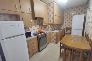 Miete Etagenwohnung in Ciutat Jardí - Torreta Verdí. Alquiler habitaciones estudiantes