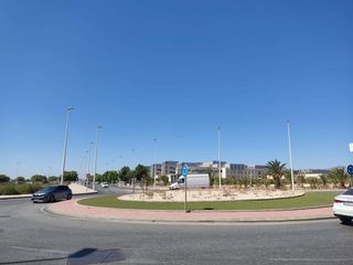 Lloguer Local Comercial  Calle tonico sansano mora. Local en zona corte ingles y hospital