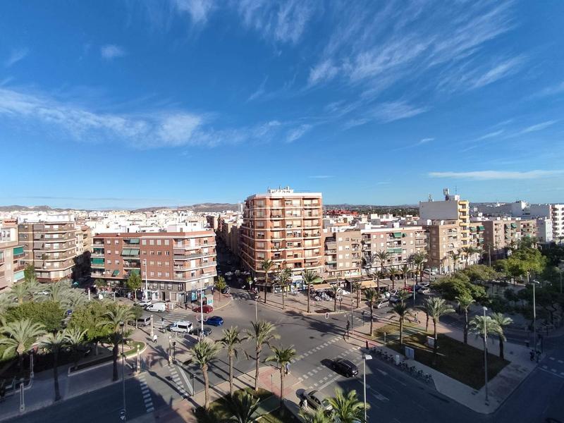 Foto f52fe8e5-f43f-4504-a46b-64f0b0494afe. Affitto appartamento in Pont Nou - Corazón de Jesús Elche / Elx