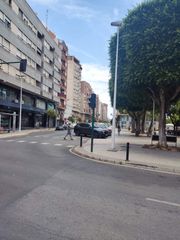 Aparcament cotxe a Reina Victoria - Miguel Hernández. Parking para coche  y moto en antonio machado