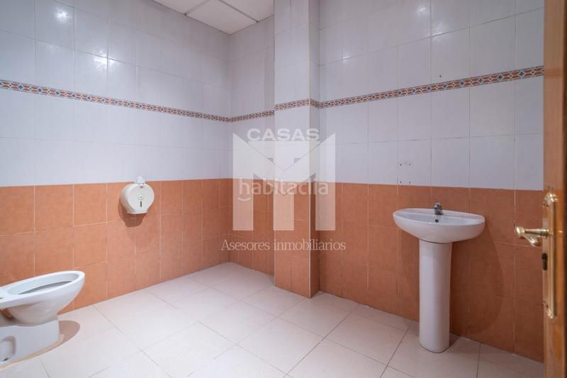 Foto a28c9792-d87f-4751-85e5-5b8b7d8d9330. Lloguer local comercial a Picanya