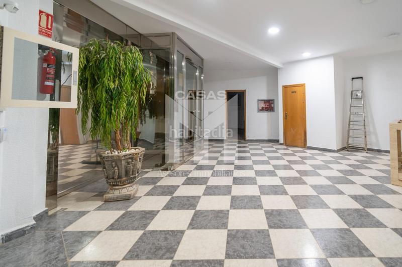 Foto fbd94c9b-a953-42d8-9732-905aad062233. Lloguer local comercial a Picanya