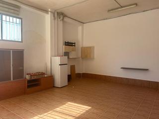 Location Local commercial à Plaza Xúquer. Alquiler bajo comercial