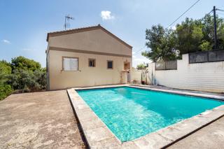 Chalet in Godelleta. Chalet en urbanización los cabuchuelos, godelleta