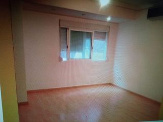 Etagenwohnung in La Constitución-Canaleta. Piso en venta en mislata sin posesion