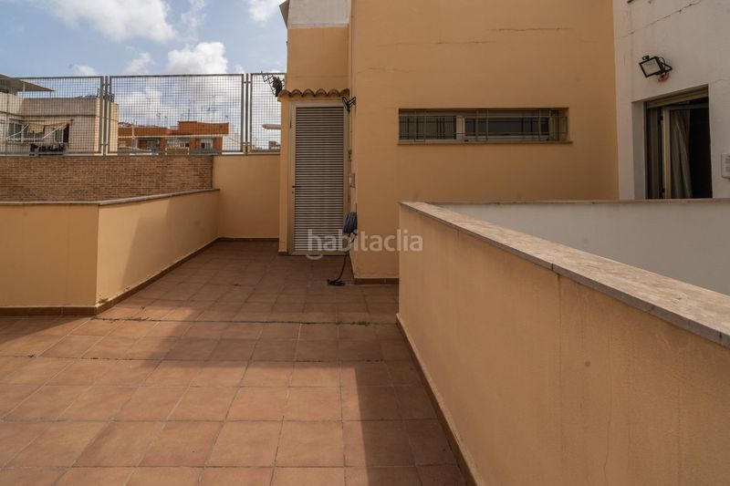 Foto 6e6b1246-927c-4fa5-bdc4-fb776eda88de. Casa amb calefacció aparcament a Benetússer