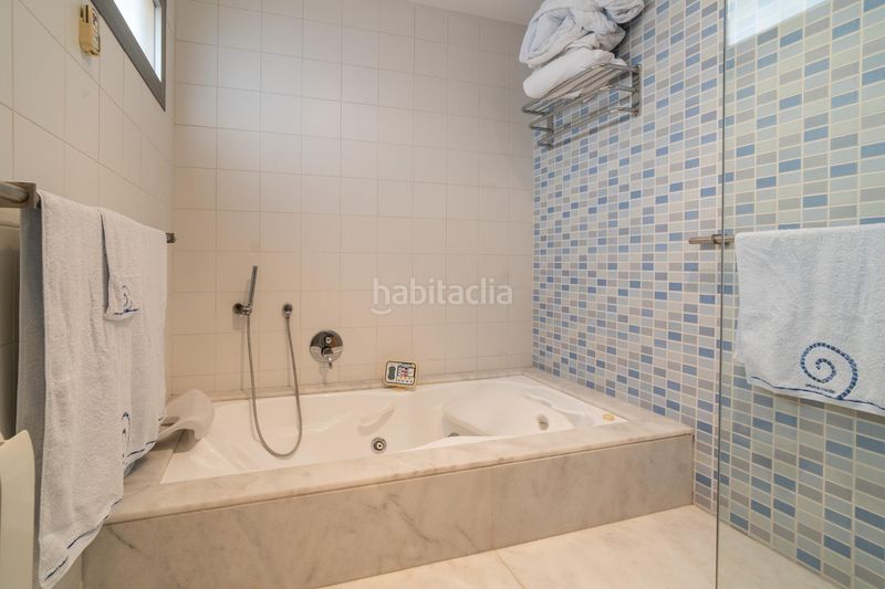 Foto e5e3d84e-6e9a-4aff-965b-cfcae90dd846. Casa amb calefacció aparcament a Benetússer