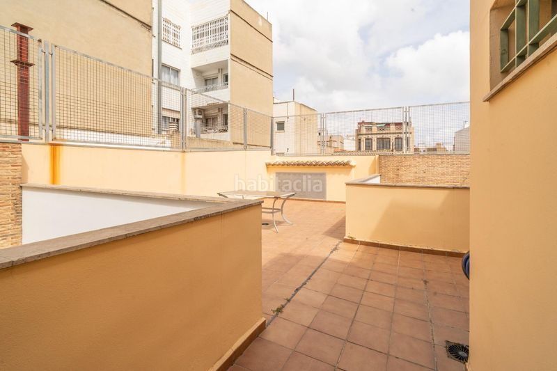 Foto ed15dfc5-ce3a-4031-b800-ba70cb2b21f9. Casa amb calefacció aparcament a Benetússer