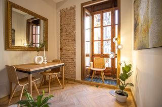 Rent Flat in El Carme. Encantador piso en plaza santa cruz