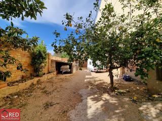 Casa adossada  Carrer de carles albors. Solar para construir edificio en picassent