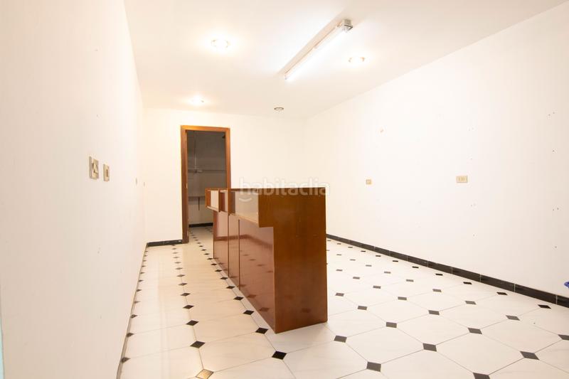 Foto 37ad46bb-f6ad-4bb4-81b2-902ee8701413. Locale commerciale in carrer benigafull 1 in Vall d´Uixó (la)