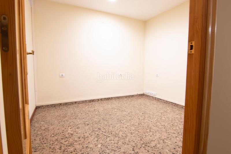 Foto 5bb38af9-11c4-4af4-9891-6bb7d5d5cc63. Locale commerciale in carrer benigafull 1 in Vall d´Uixó (la)