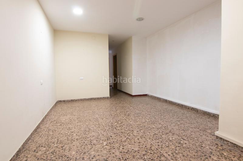 Foto b2512633-aee8-4240-8183-c964c6a3e996. Locale commerciale in carrer benigafull 1 in Vall d´Uixó (la)