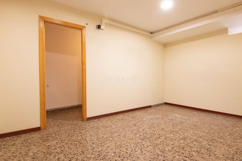 Foto f528cc9c-8c1e-40e4-834a-5a41a97c74bc. Locale commerciale in carrer benigafull 1 in Vall d´Uixó (la)