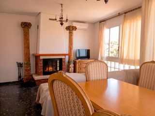 Lloguer Casa adossada  Calle santa lucía 30. Luminoso y carismático piso en alquiler: ¡chimenea, fabulosa bar
