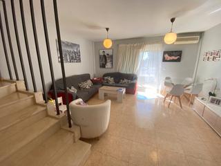 Casa adossada a Poblets (els)