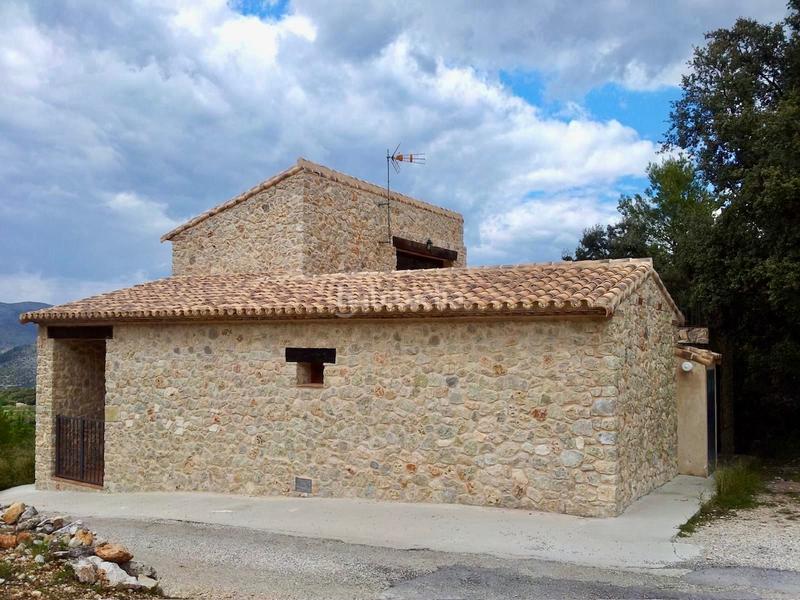 Foto 95e757db-d3b9-446b-9297-cb99866d1a89. Xalet amb aparcament a Vall de Laguart