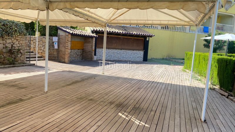 Foto 26a1b105-6af6-4948-8e2b-e1e4498bcbf4. Casa adossada amb calefacció aparcament piscina a Dénia