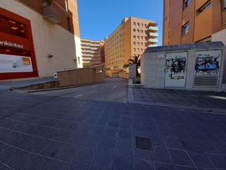 Car parking  Calle dr mallafre guasch. Plaza de parking en venta en tarragona!