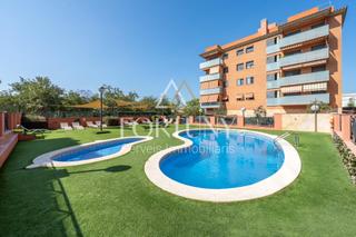 Etagenwohnung  Carrer de miquel coll i alentorn. Piso en la canonja tarragona