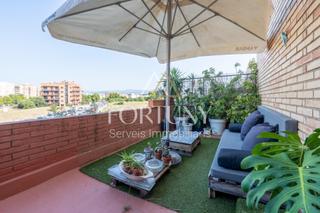 Pis  Mossen r.muntanyola. Piso en zona migjorn en reus